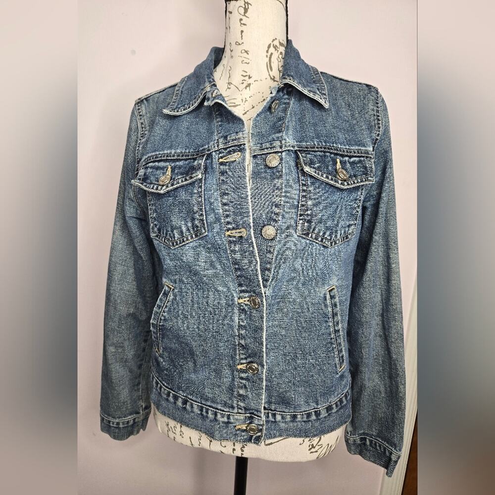 Geoffrey Beene Sport Women's Jean Jacket Size 2 Breast and Hip Pockets Denim